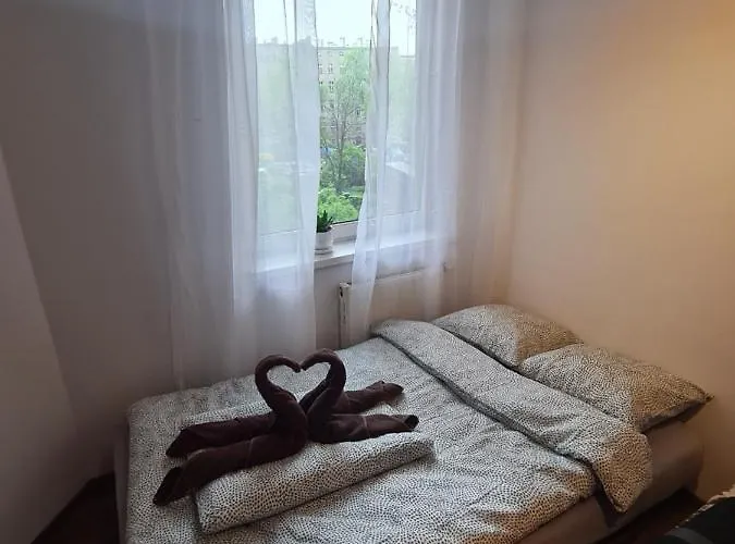 Sweet & Sweet Cats & Fast Internet Hostel